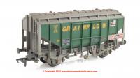 33-132B Bachmann 35 Ton PAA Bulk Grain Wagon 'Grainflow' number BRT 7781 - Green & Grey WEATHERED